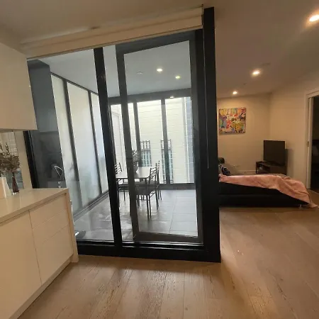 Modern 1Bd Apt W Free Parking In Central Brunswick Melbourne Exterior photo