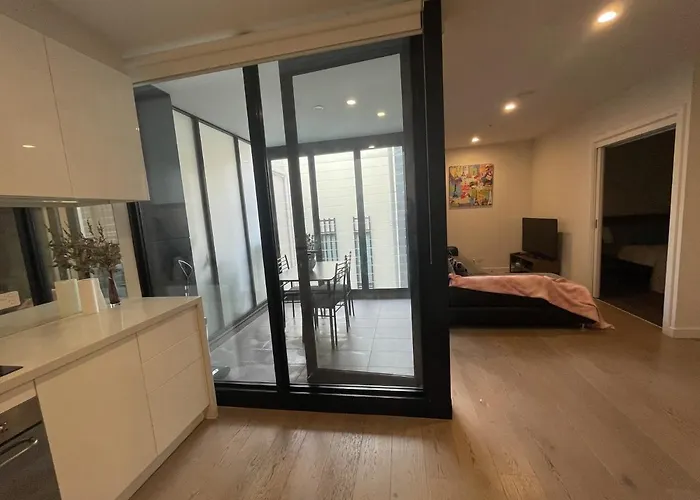 Modern 1Bd Apt W Free Parking In Central Brunswick